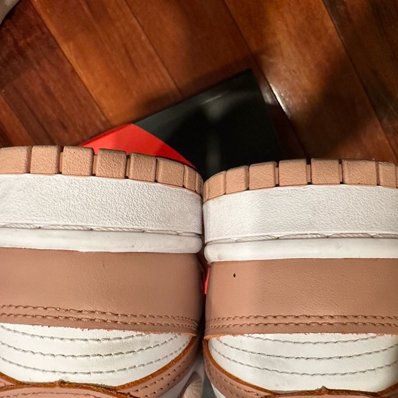 Air Jordon 1 - Picture 4 of 7